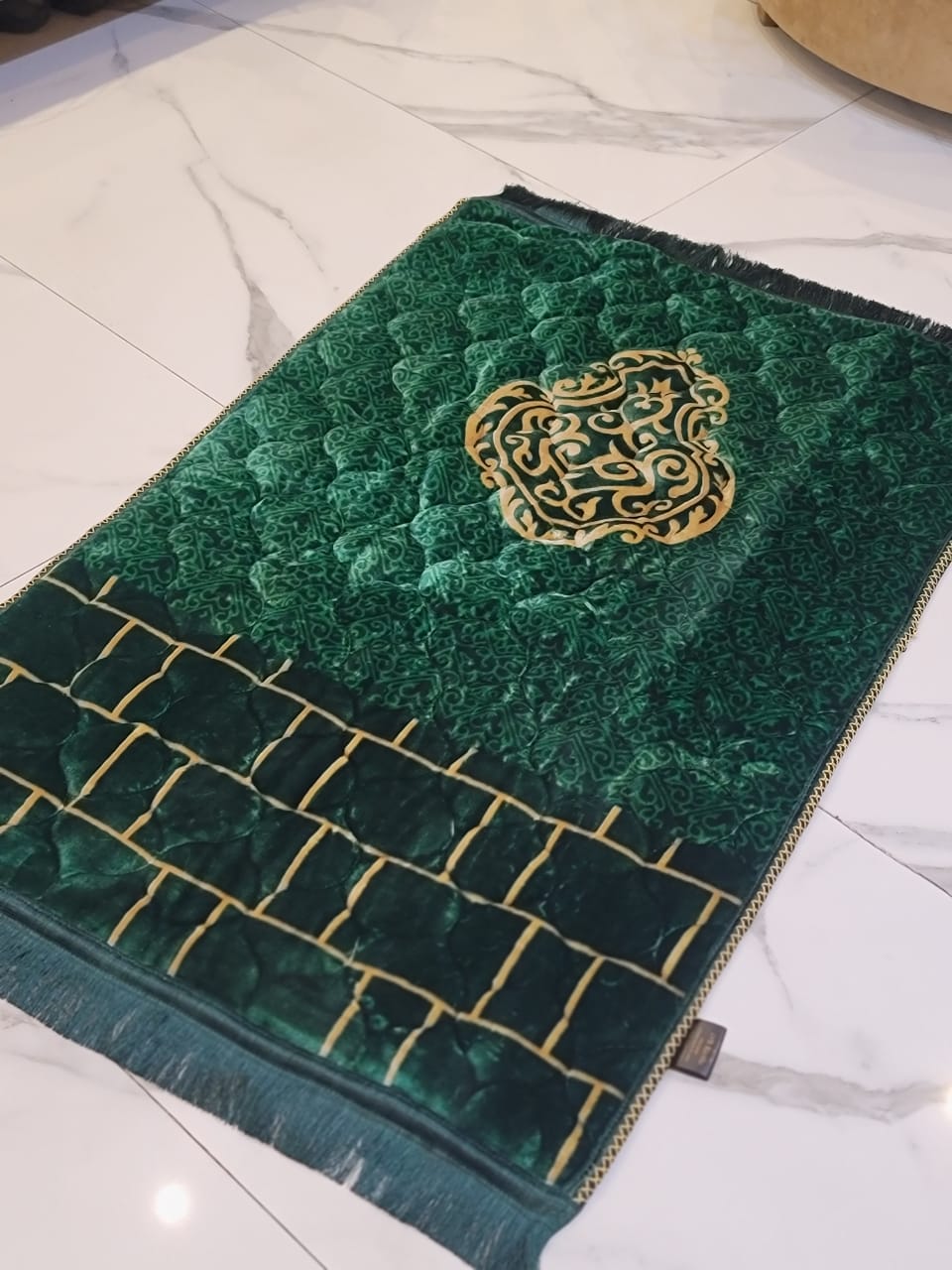 Green Meadow Velvet Janamaz Prayer Mat with Motif